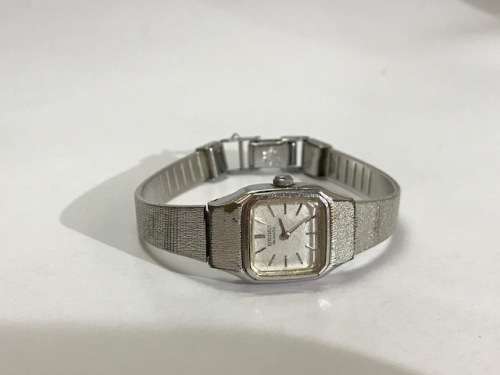 1983 Seiko womans watch - R1 Start  CLEARANCE SALE        (#53)