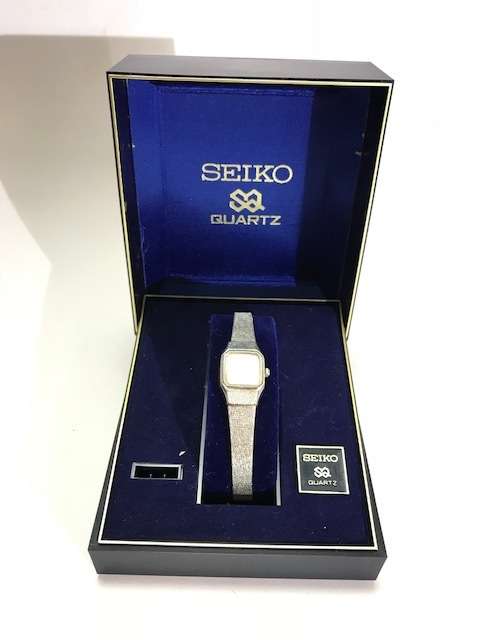 1983 Seiko womans watch - R1 Start  CLEARANCE SALE        (#53)