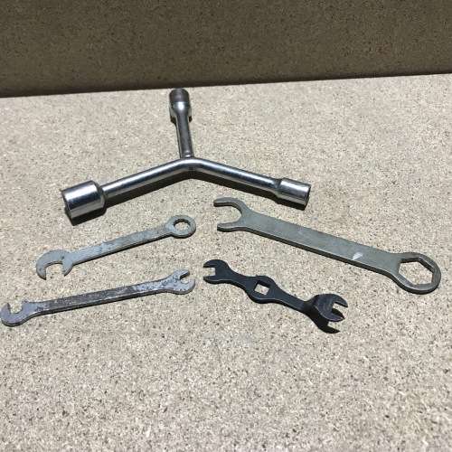Random Spanner *LOT*  (1 bid for all)