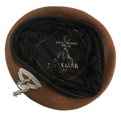 Brown Rifleman(M) 61/82 Beret with South African Army Cadet Corps cap Badge