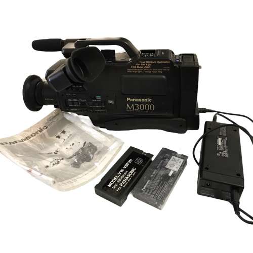 WORKING Panasonic NV-M3000EN VHS Movie Camera, with bag, spare battery and alot of extras(No tapes)