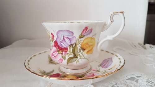 Royal Albert Flower of the Month April Tea Duo
