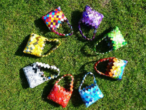 How to make bags and other things from crisp packets. E-BOOK
