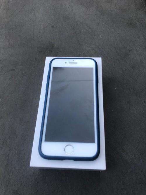 IPHONE 8 SILVER 64GB