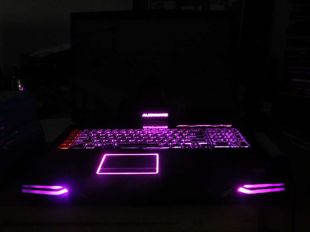 Alienware M18X R2 - 2GB AMD 7970M , Core i7-3840QM, 16GB RAM (Please READ)