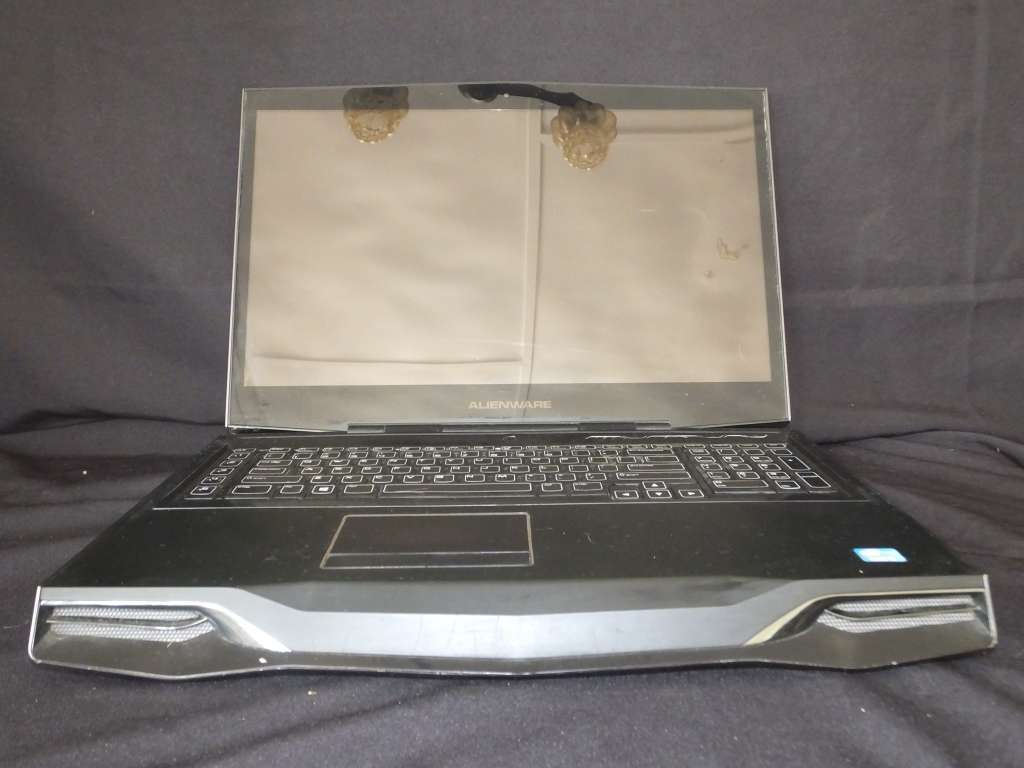 Alienware M18X R2 - 2GB AMD 7970M , Core i7-3840QM, 16GB RAM (Please READ)