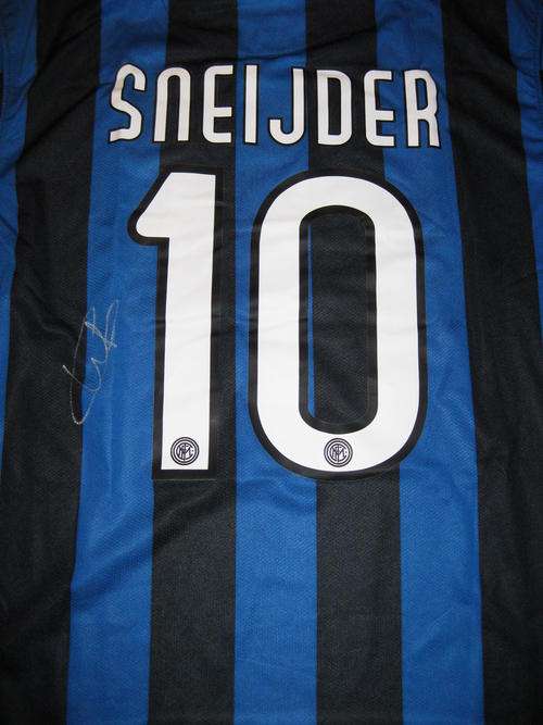 Wesley Sneijder signed Inter Milan 2009/10 home shirt