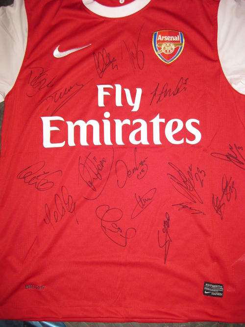 Arsenal Squad signed NEW 2010/2011 home shirt FABREGAS inc