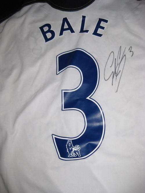 Gareth Bale signed Tottenham 2010-11 NEW home shirt