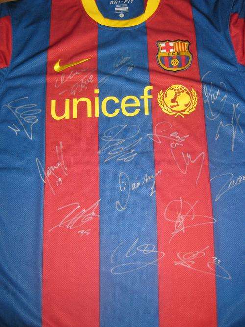 FC Barcelona squad signed 2010-11 NEW home shirt