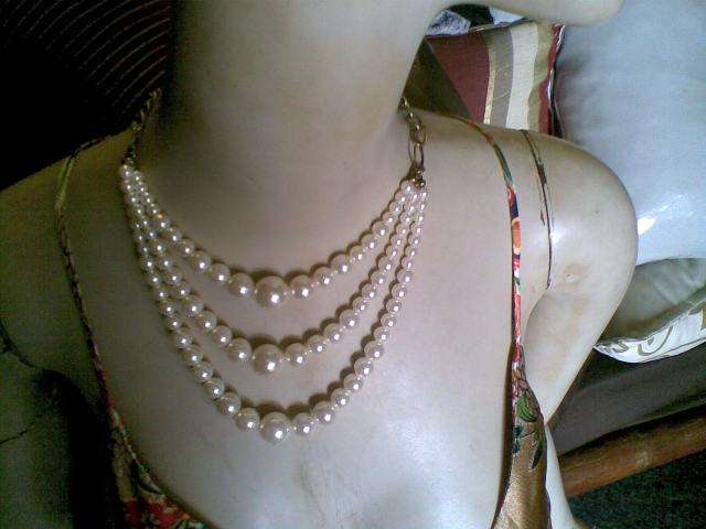 Vintage 3 strand Faux Pearls on chain NWT