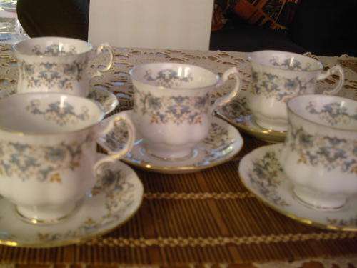 5x cup and saucers Paragon fine Bone China by app H M the Queen