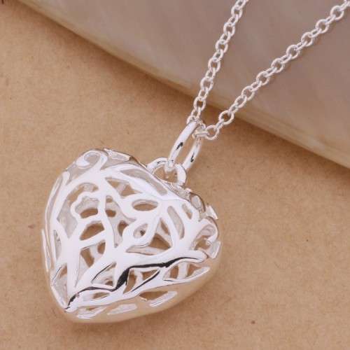 Exquizite Filigree Heart Locket Necklace
