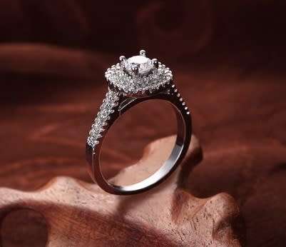 Exquizite Simulated Diamond Silver Polished Wedding Ring