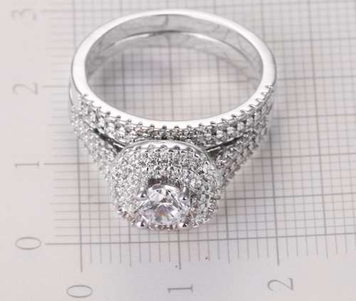 Exquizite Simulated Diamond Silver Polished Wedding Ring