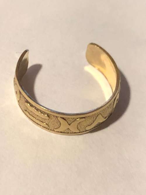 Gold - D-Shape Band Adjustable - Ring Hallmarked* 9ct