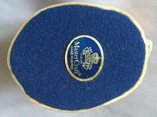 *AYNSLEY MASTERCRAFT Hand Painted Resin Kitten*