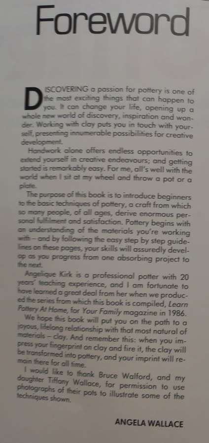 Step-by-step Pottery - Angela Wallace & Angelique Kirk - Softcover - 115 Pages