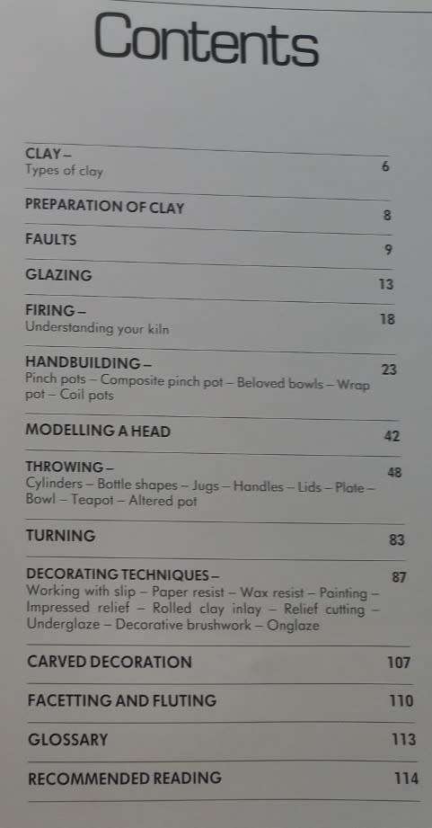 Step-by-step Pottery - Angela Wallace & Angelique Kirk - Softcover - 115 Pages