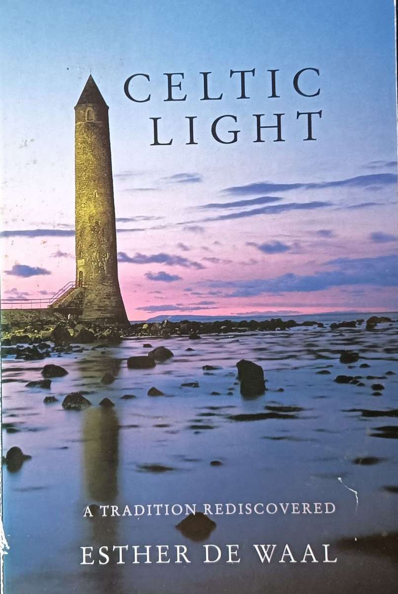 Celtic Light - Esther de Waal - Softcover - 148 Pages