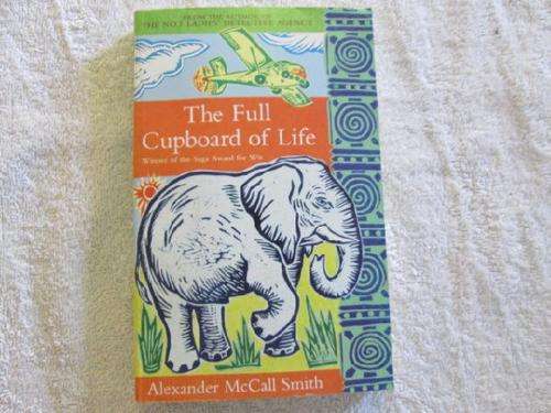 The Full Cupboard of Life - Alexander McCall Smith