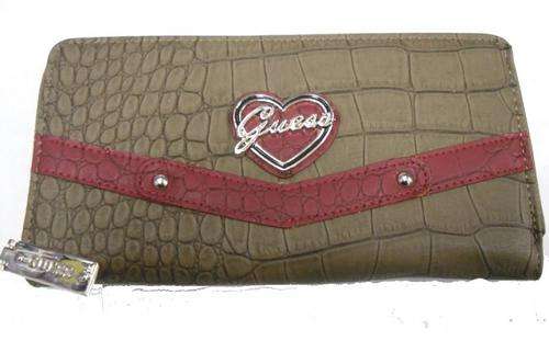 100%FREEEEEEEEEEEEE SHIPPING .GUESS WALLET 9X19CM