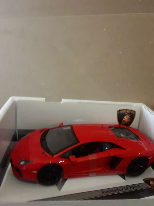 Lamborghini Aventador LP700-4 die cast model.