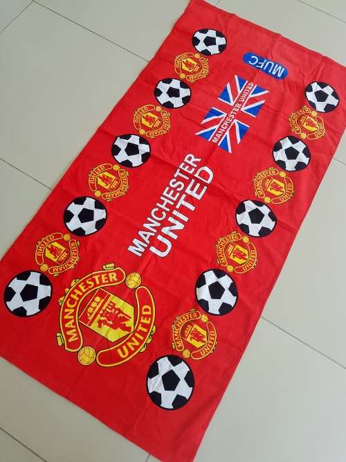 NEW!!! MANCHESTER UNITED OR LIVERPOOL BEACH OR SWIMMING TOWEL