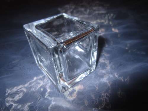 THIS IS SUCH A CUTE SQUARE GLASS POT - BEAUTIFUL PIECE!!!!