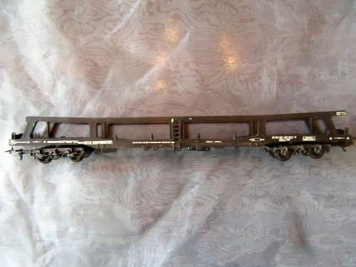 THIS IS A STUNNING ''LIMA HO'' SCALE LONG CAR CARRIER - SUCH A COLLECTABLE PIECE!!!!