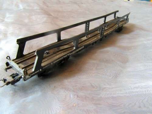 THIS IS A STUNNING ''LIMA HO'' SCALE LONG CAR CARRIER - SUCH A COLLECTABLE PIECE!!!!