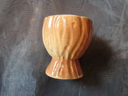 THIS IS SUCH A STUNNING CERAMIC EGG CUP - BEAUTIFUL PIECE!!!!