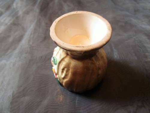 THIS IS SUCH A STUNNING CERAMIC EGG CUP - BEAUTIFUL PIECE!!!!