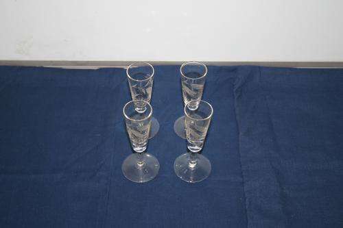 BEAUTIFUL VINTAGE SHERRY GLASSES - NO CRACKS OR CHIPS