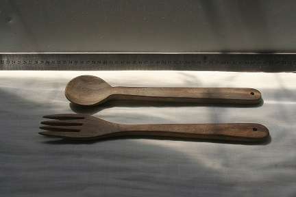 BEAUTIFUL VINTAGE WOODEN FORK AND SPOON COMBO - STUNNING FOR YOUR COLLECTION!!!!