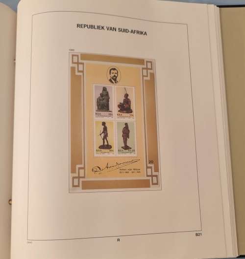 Davo Binder with MNH RSA and Namibian Stamps - NICE