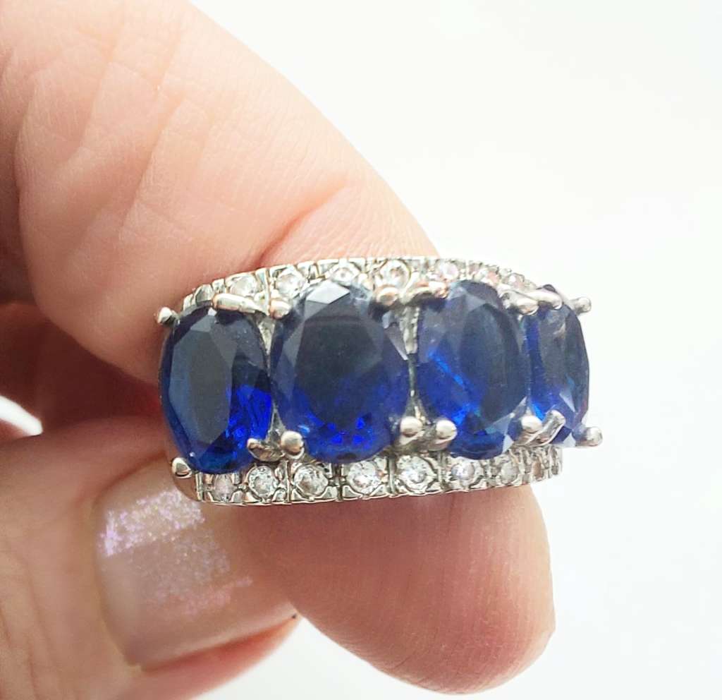 Beautiful Silver Sapphire Ring