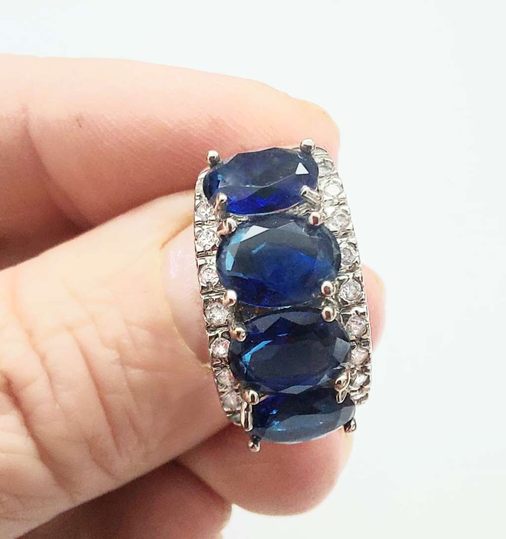 Beautiful Silver Sapphire Ring