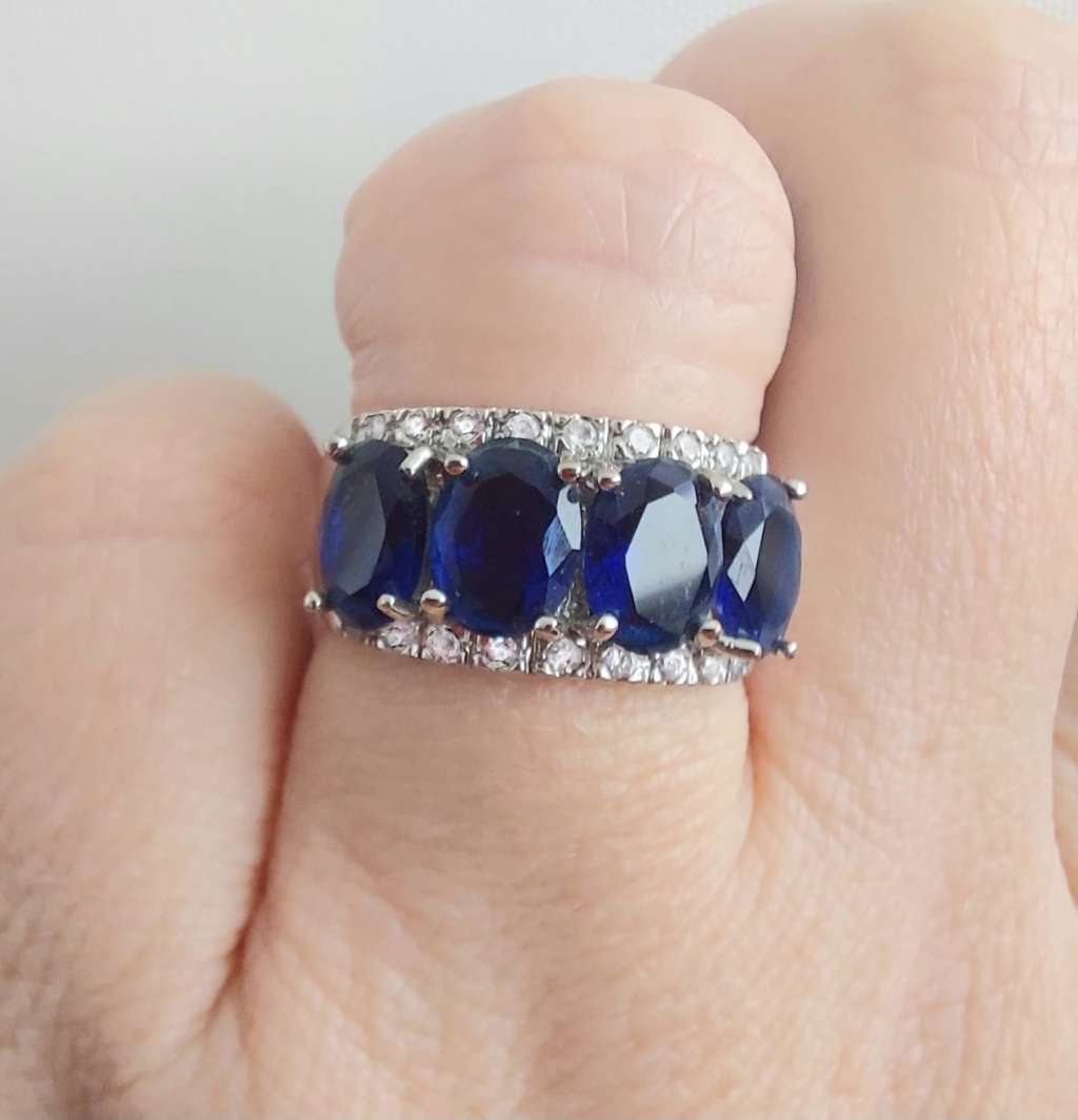 Beautiful Silver Sapphire Ring