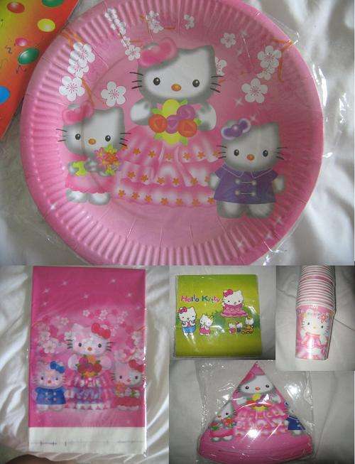 Hello Kitty party supplies for 10 !!!!! Worth the buy !!!!!!!