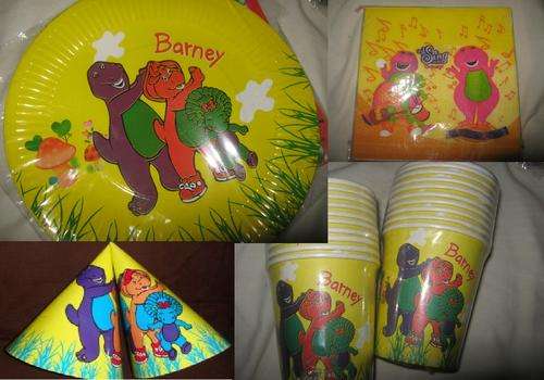 Barney Party Supplies for 10 !!!!!! Worth the peek ***