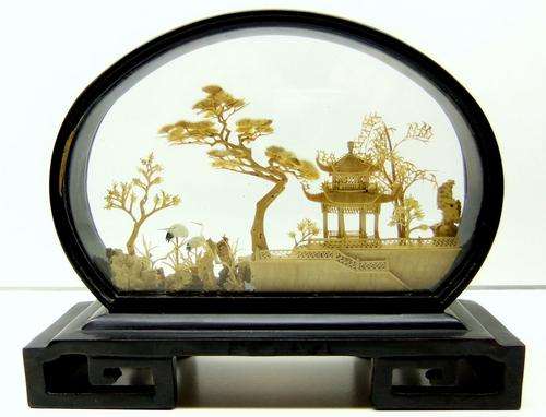 LOVELY  DETAILED CHINESE HANDCRAFT Cork Sculpture In Glass Display Case