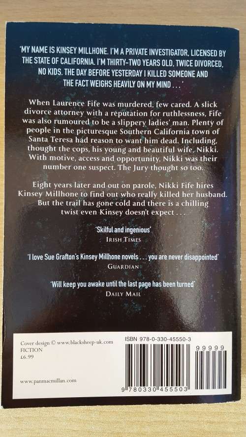 A is for Alibi (Kinsey Millhone #1) by Sue Grafton