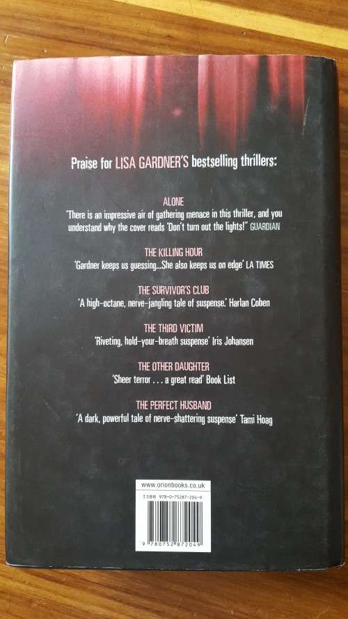 Hide (Detective D.D Warren #2) by Lisa Gardner - Large Hardcover