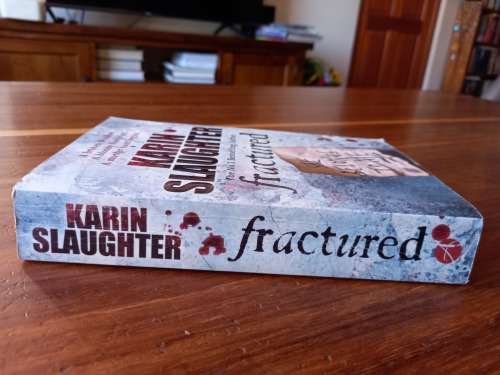 Fractured (Will Trent #2) by Karin Slaughter
