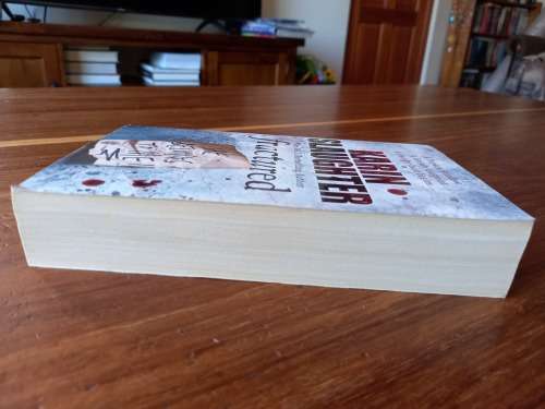 Fractured (Will Trent #2) by Karin Slaughter