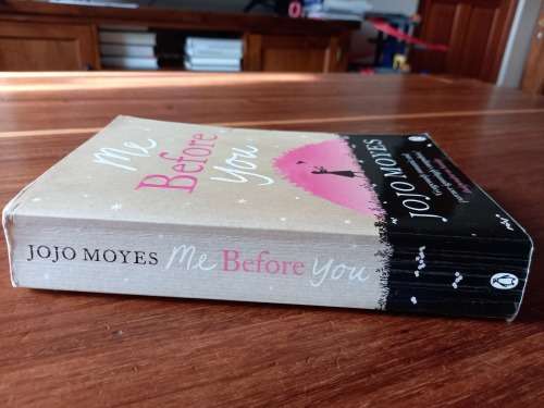 Me Before You (Me Before You #1) by Jojo Moyes