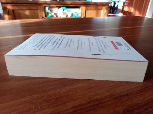 Eleanor Oliphant Is Completely Fine by Gail Honeyman