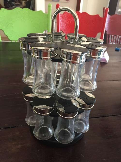 16 in 1 spices rack (In stock)