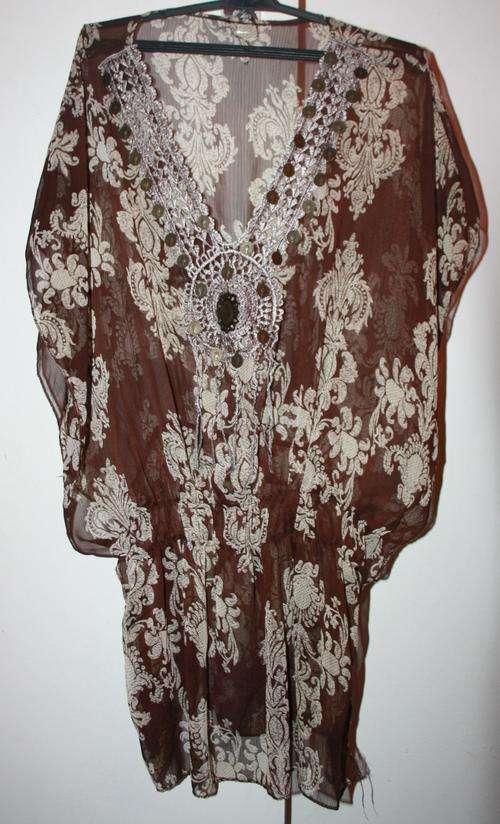 Kaftan Top with neck Detail